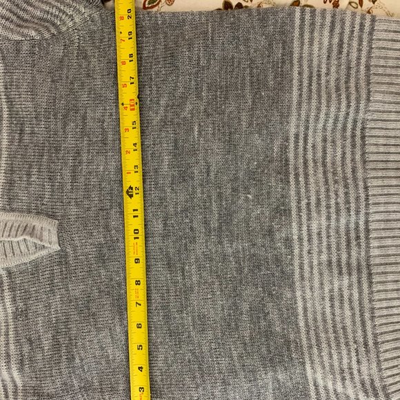 Wotchman Gray Vintage Sweater V Neck Collar - Picture 12 of 12